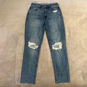 American Eagle Women’s Mom Jeans 6 Long Blue Distressed Straight